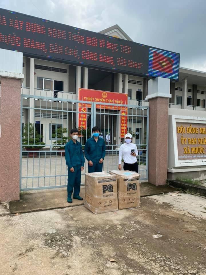 Hỗ trợ trang phục chống dịch