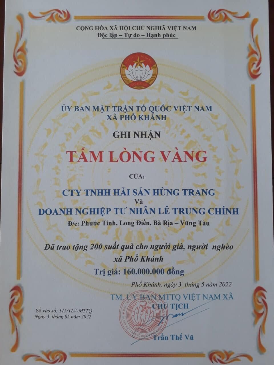 ủy ban mật trận trao ghi nhận tấm lòng vàng cho cty TNHH Hải Sản Hùng Trang