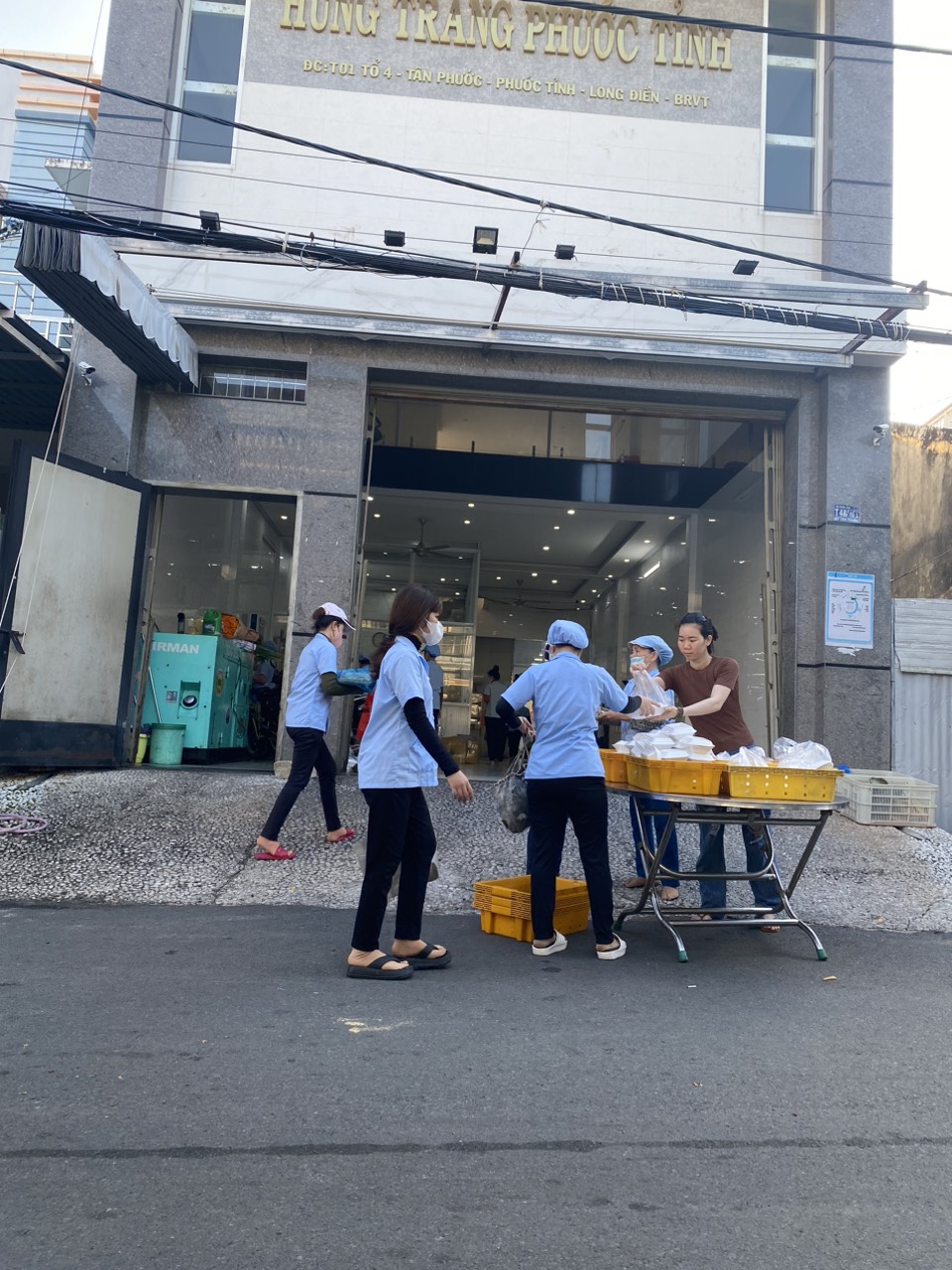 Công ty hoạt động từ thiện định kỳ hàng tháng
