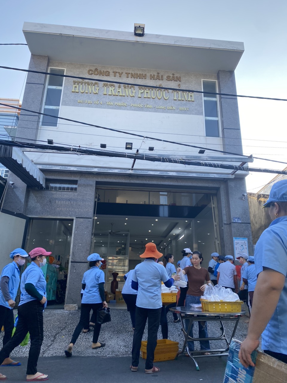 Công ty hoạt động từ thiện định kỳ hàng tháng