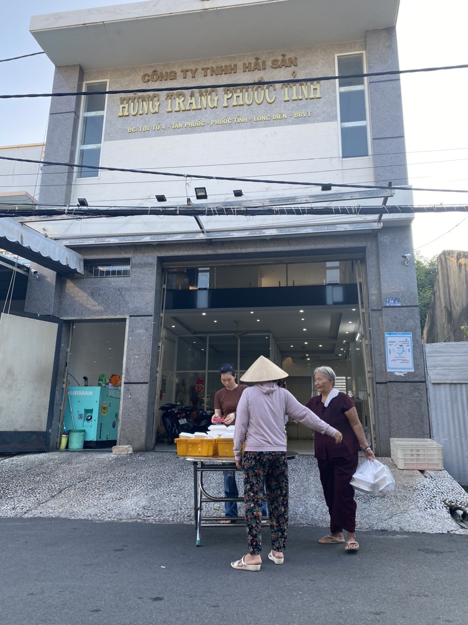 Công ty hoạt động từ thiện định kỳ hàng tháng